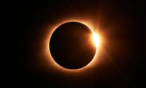 
                                        
                                            Eclipse solar anular: veja 11 curiosidades sobre o sol
                                        
                                        