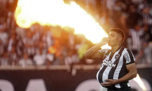 
                                        
                                            Luís Henrique anuncia espera pelo 2º filho ao comemorar gol pelo Botafogo
                                        
                                        
