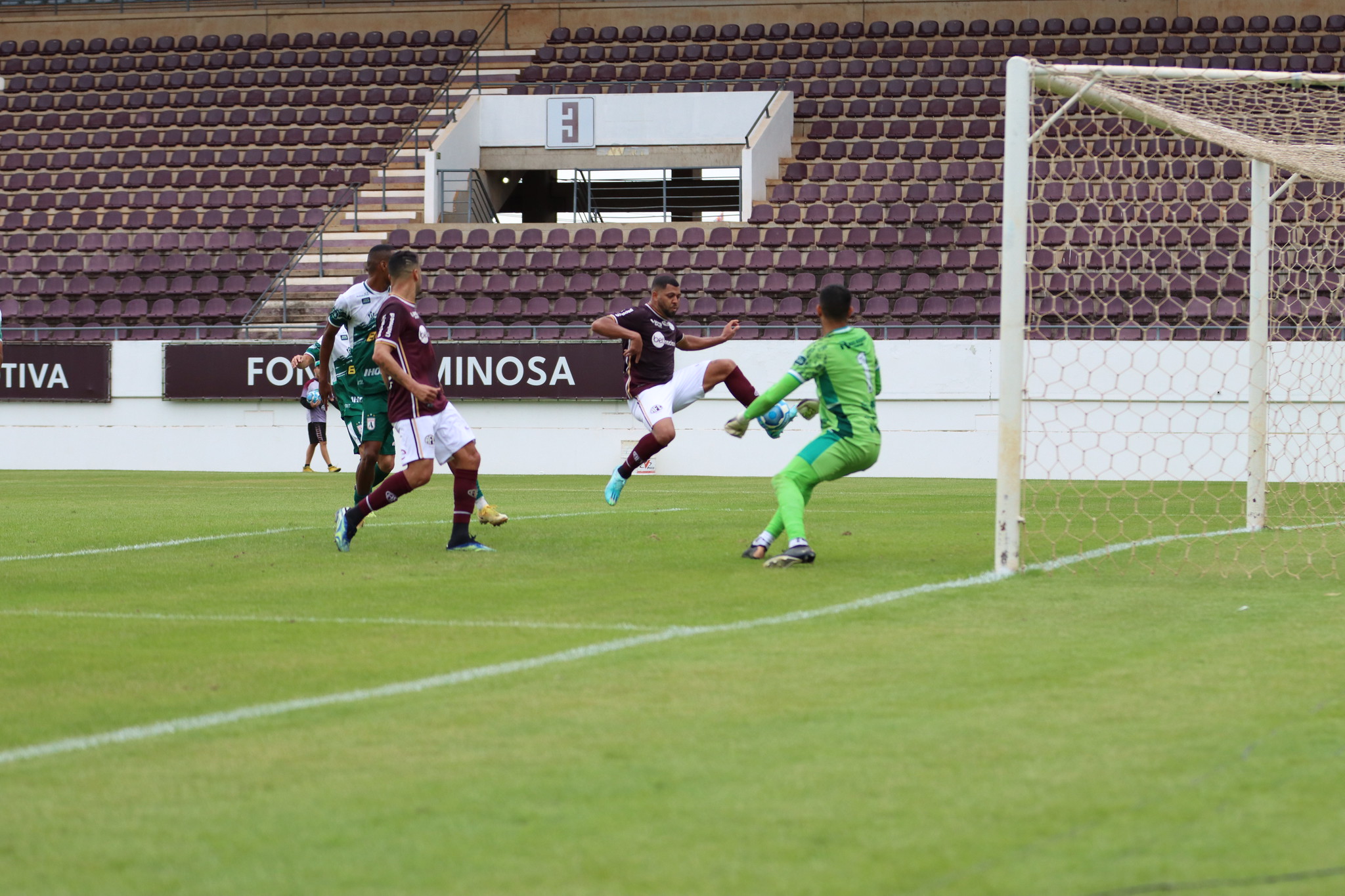 Ferroviária x Sousa: Dino perde o 1º jogo do mata-mata do acesso por 1 a 0