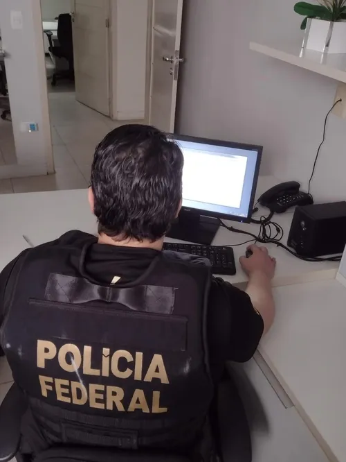 
				
					Operação da Polícia Federal mira fraudes em exames de prefeitura da Paraíba
				
				