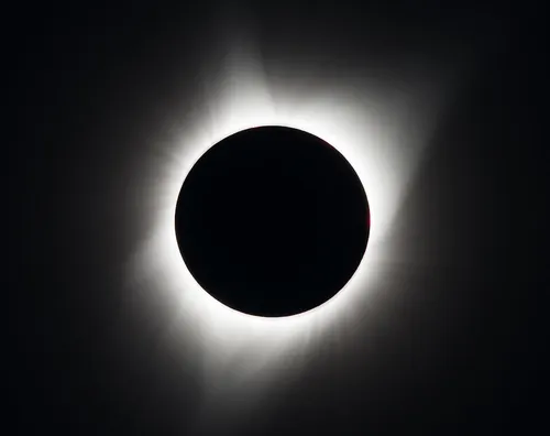 
				
					Eclipse solar: entenda os tipos de fenômeno
				
				