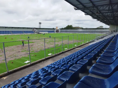 
				
					Estádio da Graça: confira imagens da nova grama sintética
				
				