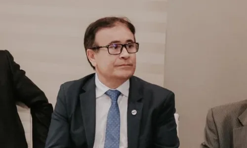 
                                        
                                            Presidente da OAB-PB chama de 'absurda' decisão de Moraes que proíbe comunicação entre advogados
                                        
                                        