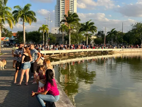 
				
					Eclipse anular solar: saiba como identificar danos na visão após a observação do fenômeno
				
				