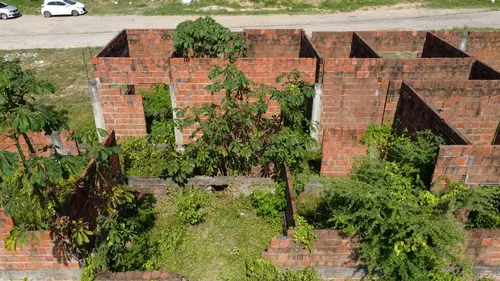 
				
					Obras Inacabadas: hospital incompleto e postos de saúde abandonados deixam moradores indignados na Paraíba
				
				