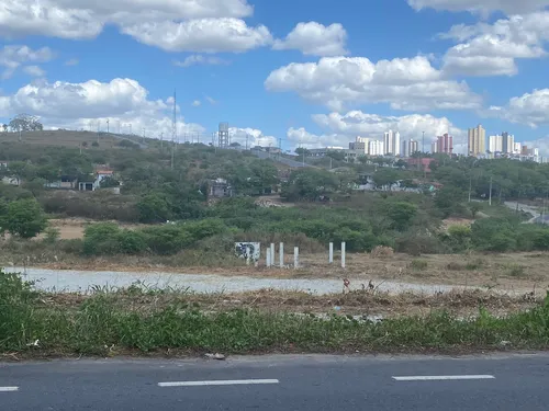 
				
					Capinagem 'descobre' obra de R$ 15 milhões paralisada no campus da UEPB
				
				