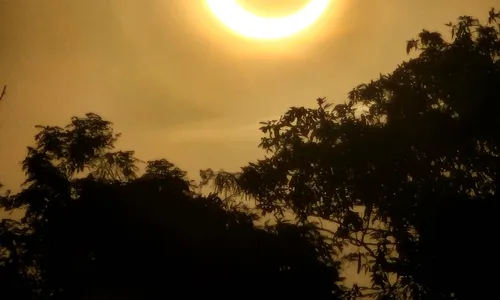 
                                        
                                            Eclipse anular solar: saiba como identificar danos na visão após a observação do fenômeno
                                        
                                        