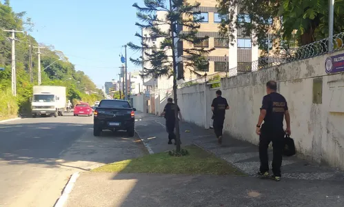 
                                        
                                            Polícia Federal faz operação para combater extração ilegal de minérios na Paraíba
                                        
                                        