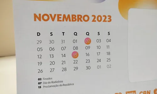 
                                        
                                            Feriados de novembro de 2023: veja quais são
                                        
                                        