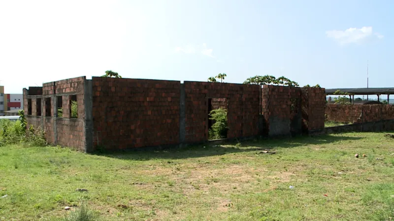 Obras Inacabadas: hospital incompleto e postos de saúde abandonados deixam moradores indignados na Paraíba