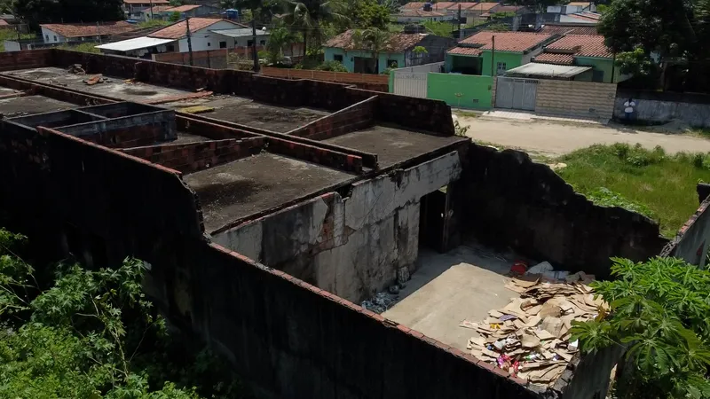 Obras Inacabadas: hospital incompleto e postos de saúde abandonados deixam moradores indignados na Paraíba