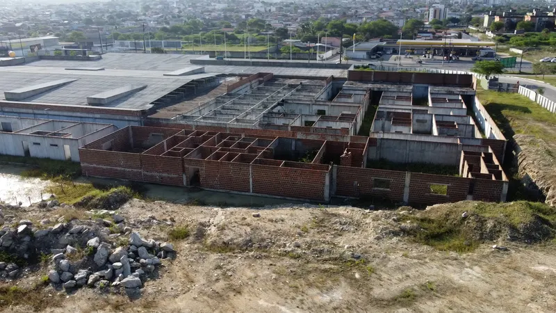 Obras Inacabadas: hospital incompleto e postos de saúde abandonados deixam moradores indignados na Paraíba