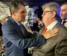 Cortejado para disputar prefeitura, Romero se encontra com João Azevêdo em casamento