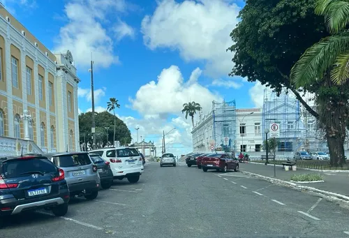 
				
					Após registro do Blog, TJPB desobstrui rua usada para estacionar carros de desembargadores
				
				