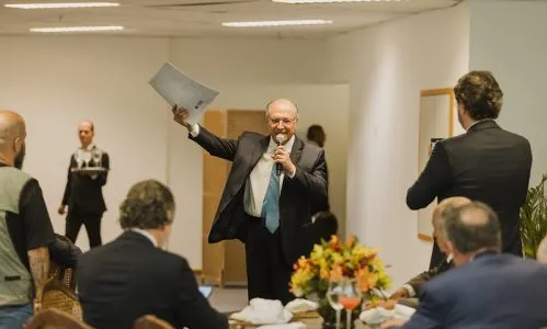 
				
					Alckmin escuta demandas do setor produtivo paraibano em reunião com empresários em Brasília
				
				