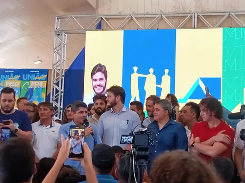 
				
					Veneziano: com prestígio com Lula em Brasília, mas longe da base dele na Paraíba
				
				