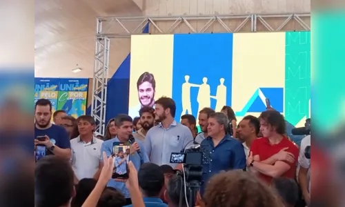 
				
					Veneziano: com prestígio com Lula em Brasília, mas longe da base dele na Paraíba
				
				