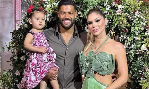 
                                        
                                            Hulk e Tiquinho Soares passam o Natal com família e amigos no Nordeste; veja fotos
                                        
                                        