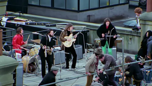 
				
					Última apresentação dos Beatles foi há 55 anos em Londres. Assista
				
				