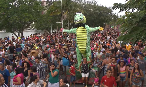 
                                        
                                            Blocos são liberados no Carnaval de Campina Grande, mas devem respeitar limite de distância de eventos religiosos
                                        
                                        