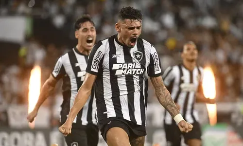 
                                        
                                            Tiquinho volta a marcar gol pelo Botafogo com bola rolando após 3 meses
                                        
                                        