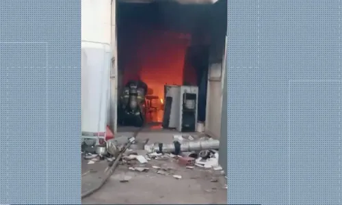 
                                        
                                            Incêndio atinge Trauminha; pacientes do hospital são realocados
                                        
                                        