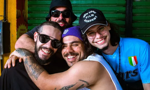 
                                        
                                            Banda Zepelim e o Sopro do Cão lança primeiro álbum com referências a Campina Grande
                                        
                                        