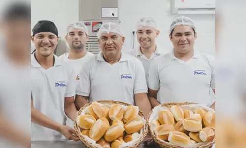 
				
					Quem é o padeiro que causou comoção entre clientes após supermercado no Bessa fechar
				
				