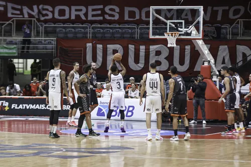 
				
					Copa Super 8: Flamengo vence Unifacisa por 83 a 77 e fica com o título
				
				