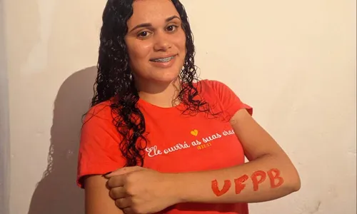 
                                        
                                            Estudante do Sertão que trabalhava de dia e estudava de madrugada é aprovada em direito na UFPB
                                        
                                        