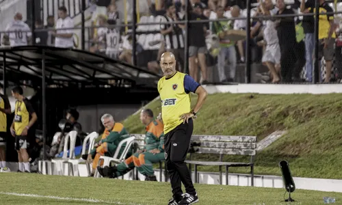 
                                        
                                            Botafogo-PB demite Cristian de Souza após 11 jogos, e Maia assume o time interinamente
                                        
                                        