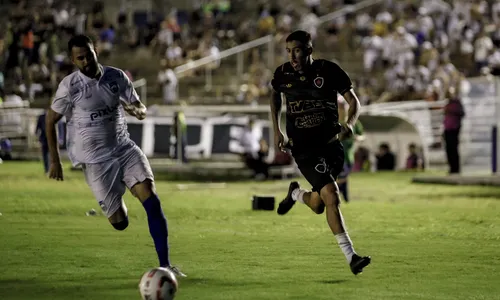 
                                        
                                            Botafogo-PB x Serra Branca: equipes ficam no 0 a 0 na abertura da semifinal do Paraibano
                                        
                                        