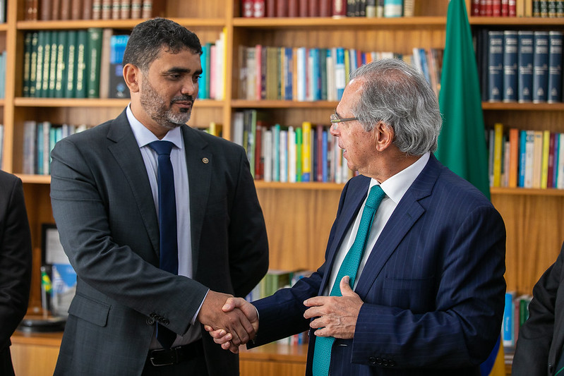 
                                        
                                            Economista paraibano colabora em livro de Paulo Guedes sobre gestão econômica no governo Bolsonaro
                                        
                                        