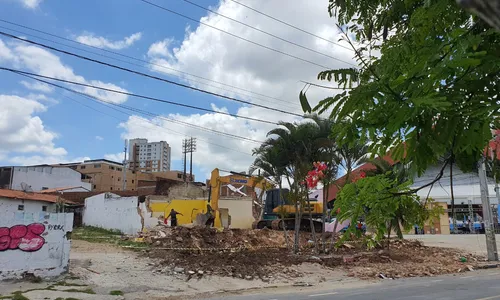 
                                        
                                            Ampliação do Parque do Povo: prefeitura de Campina Grande começa a demolir imóveis
                                        
                                        