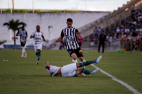 
				
					Sousa bate o Botafogo-PB nos pênaltis e conquista o tricampeonato Paraibano
				
				