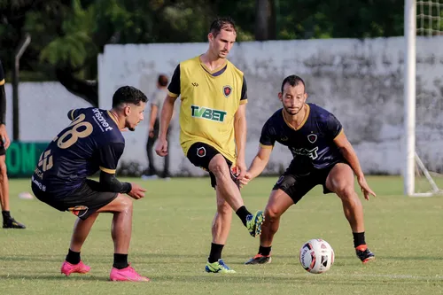 
				
					Sousa bate o Botafogo-PB nos pênaltis e conquista o tricampeonato Paraibano
				
				