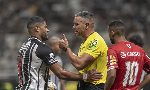 
                                        
                                            Hulk e arbitragem: Sindicato de árbitros repudia reclamações do atacante após 2 a 2 com Cruzeiro
                                        
                                        