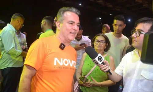 
                                        
                                            Sérgio Queiroz minimiza ‘contratempo’ e afirma que foi ‘extremamente honrado’ em evento do PL com Bolsonaro
                                        
                                        