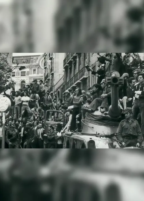 
                                        
                                            Censura vetou música de Chico Buarque sobre a Revolução dos Cravos, que faz 50 anos
                                        
                                        